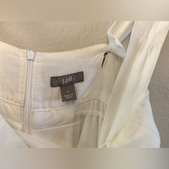 J. Jill 100% White Linen dress. 100% cotton lining and mother of pearl buttons. - Picture 6 of 7